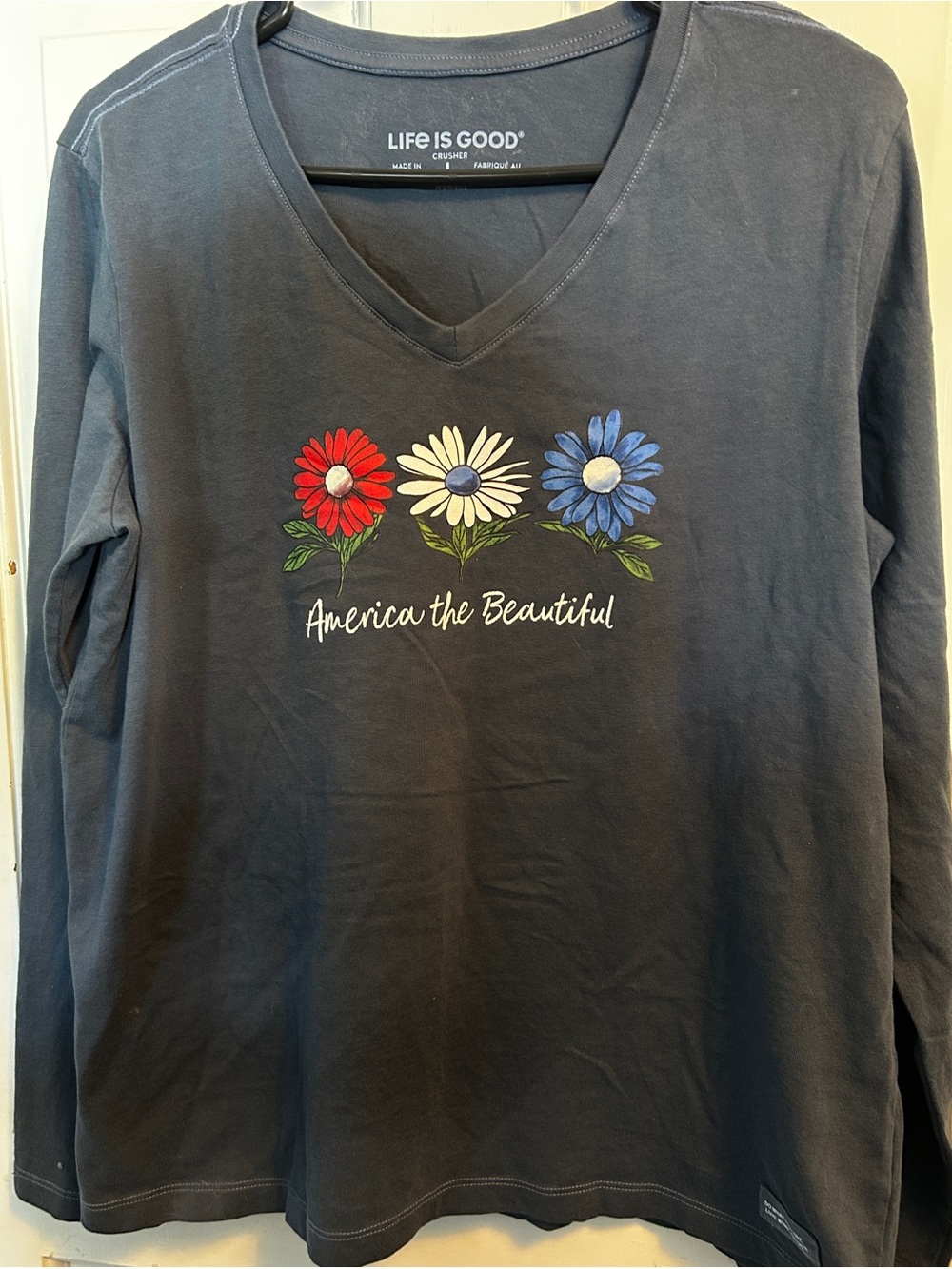 Life Is Good Navy Long-Sleeve V-Neck Tee with Red White Blue Floral size Large